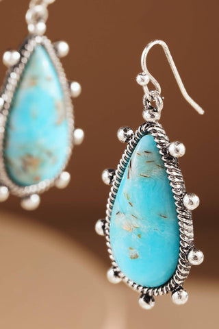 Urbanista - Western Teardrop Hand Stone Earrings